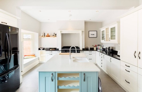 Kenilworth Casa | Pass the Keys | 4Bed Home in Kenilworth with Parking