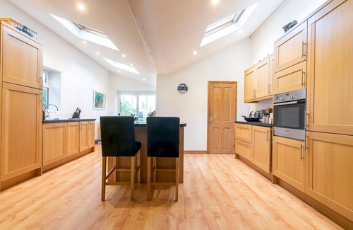 St. Mark's Casa | Pass the Keys | A Bright Spacious Home With Free Parking