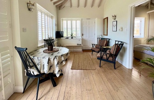 Thurlestone Casa | Pass the Keys | A Peaceful Private Beach House next to the Sea
