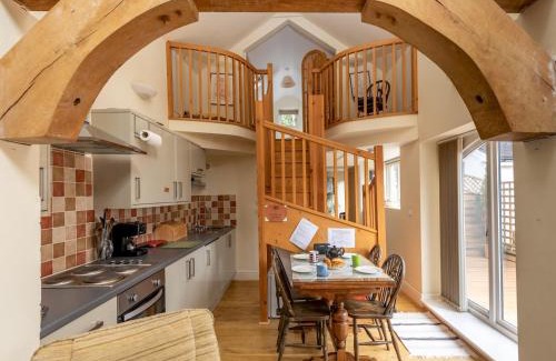 Church Stretton Casa | Pass the Keys A unique and cosy cottage - optional hot tub