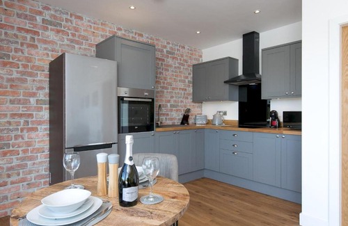 Rhosgoch Casa | Pass the Keys Adorable 1 bedroom Country Cottage couplessingles