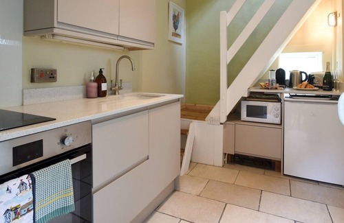 Waterlooville Casa | Pass the Keys Amazing Country views Grade II listed Folly