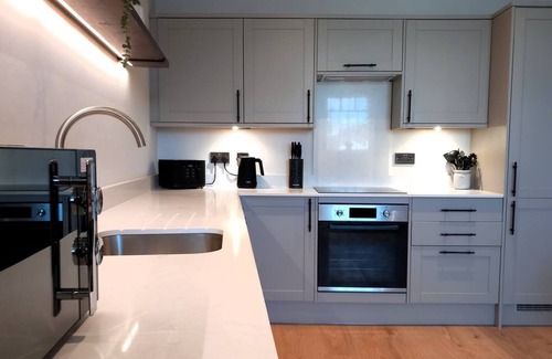 Bont Newydd Apartamento | Pass the Keys | Apartment 2 Old Conservative Club in Historic Town