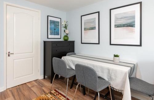 Lychpit Apartamento | Pass the Keys Basingstoke Charming King Beds Flat in Basingstoke Sleeps 4