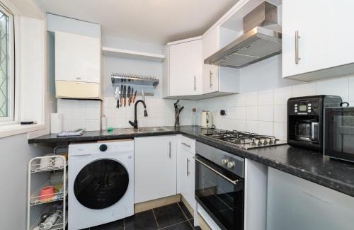 Lychpit Apartamento | Pass the Keys Basingstoke Charming King Beds Flat in Basingstoke Sleeps 4