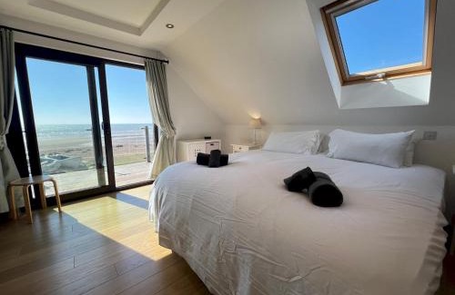 Hastings Casa | Pass the Keys Beachfront Bliss at Laughing Water