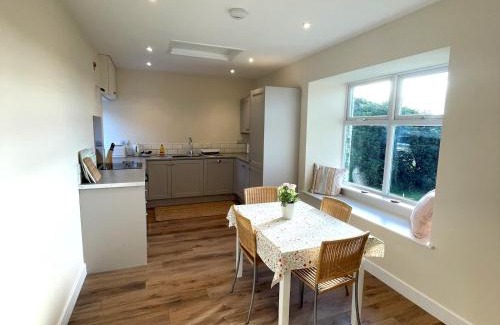 Castle Douglas Casa | Pass the Keys Beautiful 5BR Rural Cottage with Outstanding Views