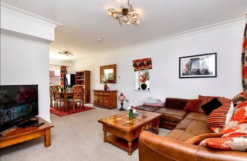 Barry Casa | Pass the Keys | Beautiful 4 Bedroom House with Sea Views and Parking