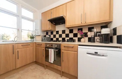 Hampton Wick Apartamento | Pass the Keys | Bright spacious flat with free parking