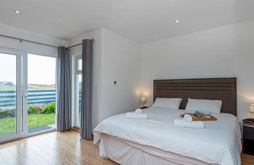 Rhosneigr Casa | Pass the Keys Celyn Y Mor Stunning Rhosneigr Family Beach House