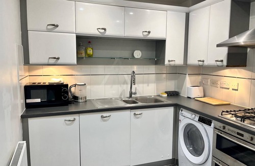Edgware Apartamento | Pass the Keys | Central 2 Bed flat in Edgeware with Parking
