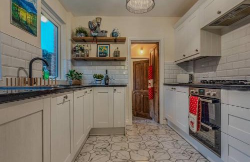 Market Drayton Casa | Pass the Keys Charming Victorian Hidden Gem