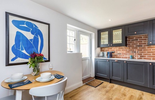 Stoughton Casa | Pass the Keys | Charming Country Cottage With Spectacular Views