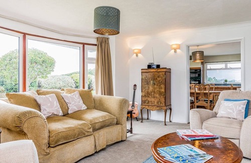 Emsworth Casa | Pass the Keys | Charming Harbourside Cottage