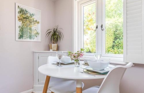 Chichester Apartamento | Pass the Keys Charming Apartment Attached To Thatched Cottage