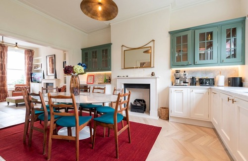 St. Helen's Apartamento | Pass the Keys | Elegant 3-Bedroom Flat in Notting Hill – 5 Mins to Tube Station