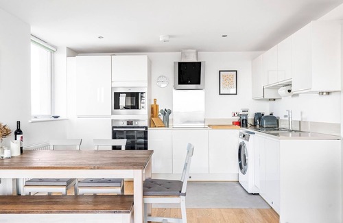 Bromley North Apartamento | Pass the Keys | Charming Stay with a Balcony in Bow