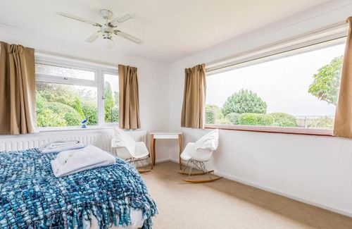 Emsworth Casa | Pass the Keys Charming Harbourside Cottage