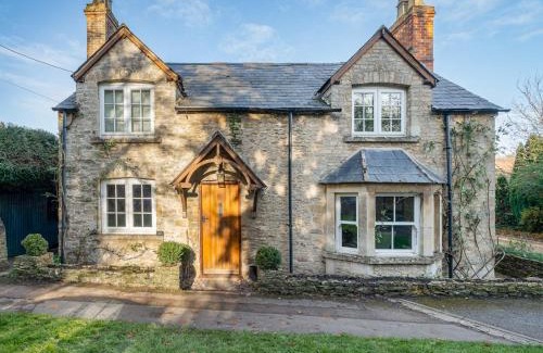 South Leigh Casa | Pass the Keys Charming Pet-Friendly Family Cottage in Eynsham