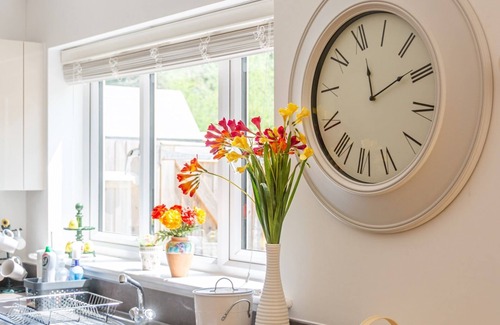 Chilham Casa | Pass the Keys | Cheerful 2-Bedroom house with Private parking