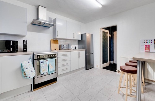 Whitefield Casa | Pass the Keys | Cheerful 2 bedroom home in Whitefield