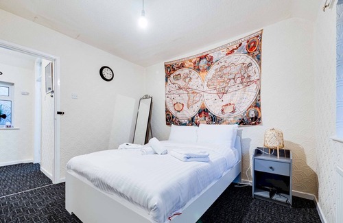 Whitefield Casa | Pass the Keys | Cheerful 2 bedroom home in Whitefield