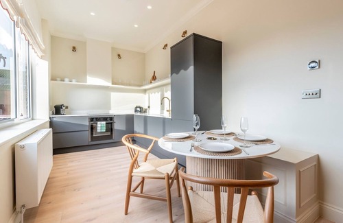 South Twickenham Apartamento | Pass the Keys | Chic, central loft-style studio
