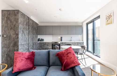 St. Mark's Apartamento | Pass the Keys | Chic Retreat Surbiton London, 1 minute to station