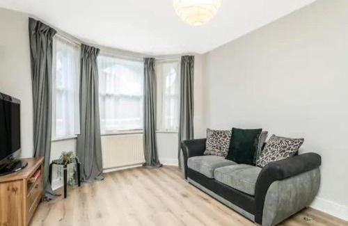 North Acton Casa | Pass The Keys City Break Apartment by Acton Main Line