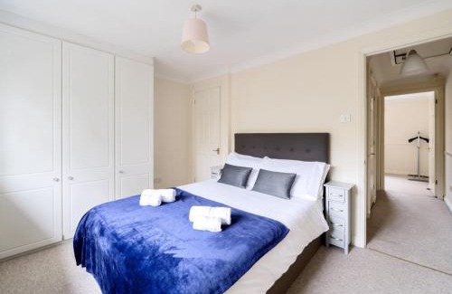 Walton-on-Thames Casa | Pass the Keys Cosy 2BR Home in Walton