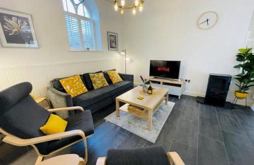 Combs Casa | Pass the Keys Converted Sunday School for 4 with Views & Garden