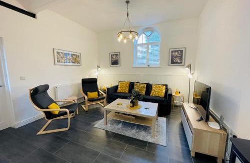 Combs Casa | Pass the Keys Converted Sunday School for 4 with Views & Garden