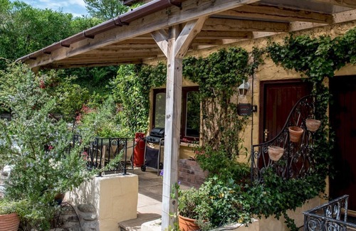 Tremain Cabaña | Pass the Keys | Cosy 2 bed Cottage with outdoor seating area