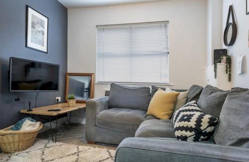 Ormeau Casa | Pass the Keys Cosy 2BR Home Ormeau Road Lots of Amenities