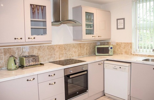 Rochester Casa | Pass the Keys | Cosy and Spacious House for 6