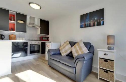 Cambridge Casa | Pass the Keys Cosy Cabin in Central Cambridge Free Parking