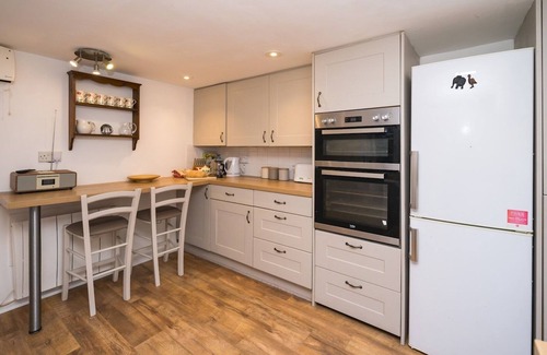 Craven Arms Casa | Pass the Keys | Cosy cottage hideaway set in beautiful countryside