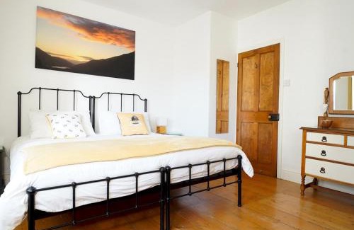 Corris Casa | Pass the Keys Cosy Cottage in Corris One wellbehaved dog welcome