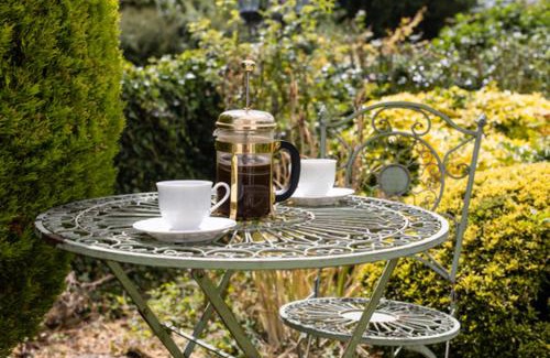 Ludwel Casa | Pass the Keys Cosy cottage with views over the Shropshire hills