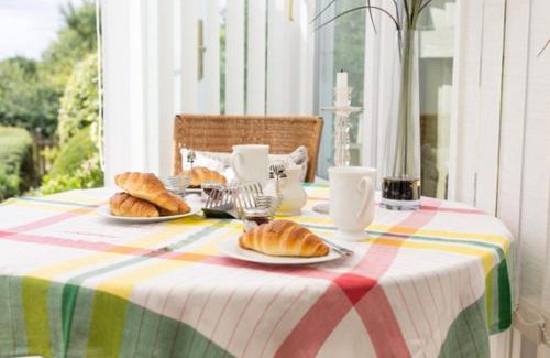 Ludwel Casa | Pass the Keys Cosy cottage with views over the Shropshire hills