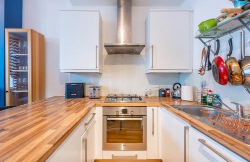 Balham Apartamento | Pass the Keys Cozy Balcony Flat 1-Min to Balham Tube