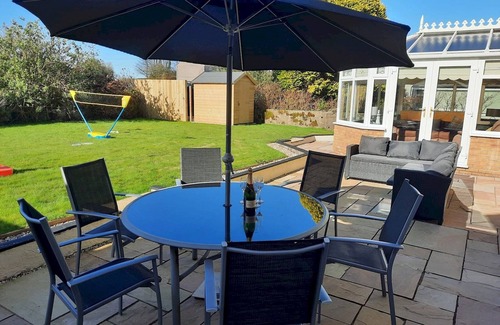 Brynteg Casa | Pass the Keys | Cysgod Eryri Spacious House near Anglesey Coast