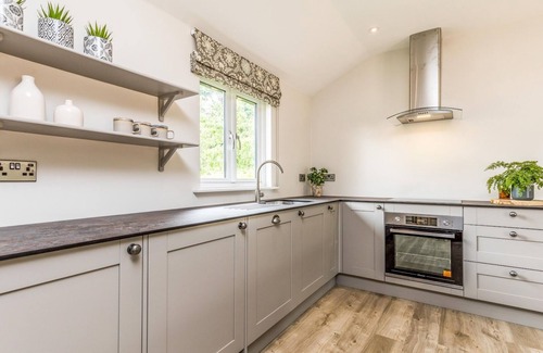 Funtington Casa | Pass the Keys | Delightful 2Bed Lodge in Downland Village