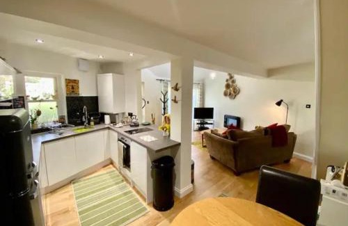 Bath Casa | Pass the Keys Delightful Cottage Sydney Gardens private parking