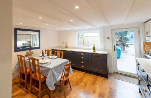 Ludwel Casa | Pass the Keys Elegant and stylish townhouse central Ludlow