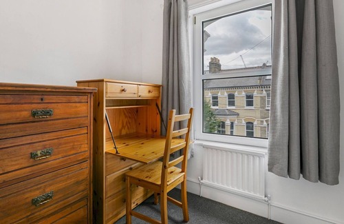 Northcote Casa | Pass the Keys | Elegant GetAway House in Vibrant Clapham Juction