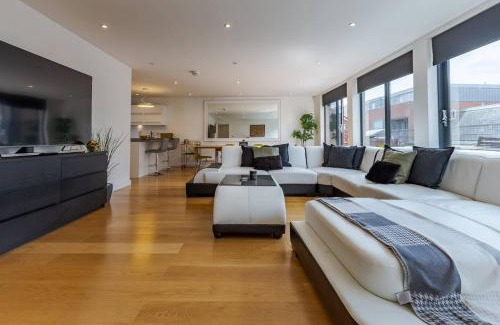 Birmingham City Centre Cabina | Pass the Keys Executive Penthouse 2 Bed Jewellery Quarter