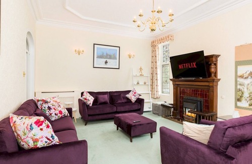 Olton Apartamento | Pass the Keys | Fabulous Luxury Flat Ideal for Work Leisure