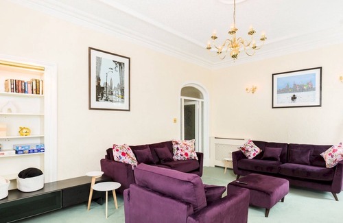 Olton Apartamento | Pass the Keys | Fabulous Luxury Flat Ideal for Work Leisure