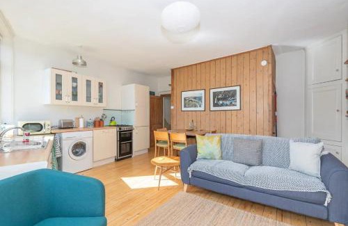 Wadsworth Casa | Pass the Keys Family Haven -Amazing Views-Heart of Hebden Bridge